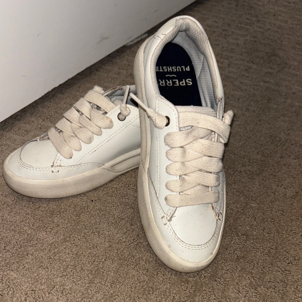 Sperry Off-White Low-Top Lace-Up Sneakers
